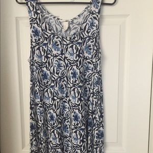 Sleeveless dress